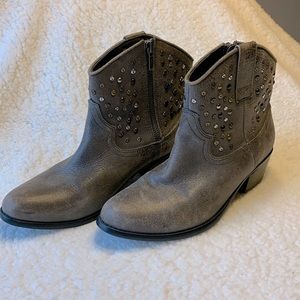 Gray leather White Mountain ankle boots with stud accents.